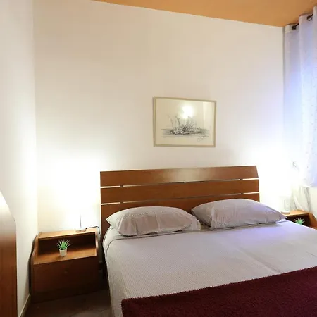 Center Apartment *